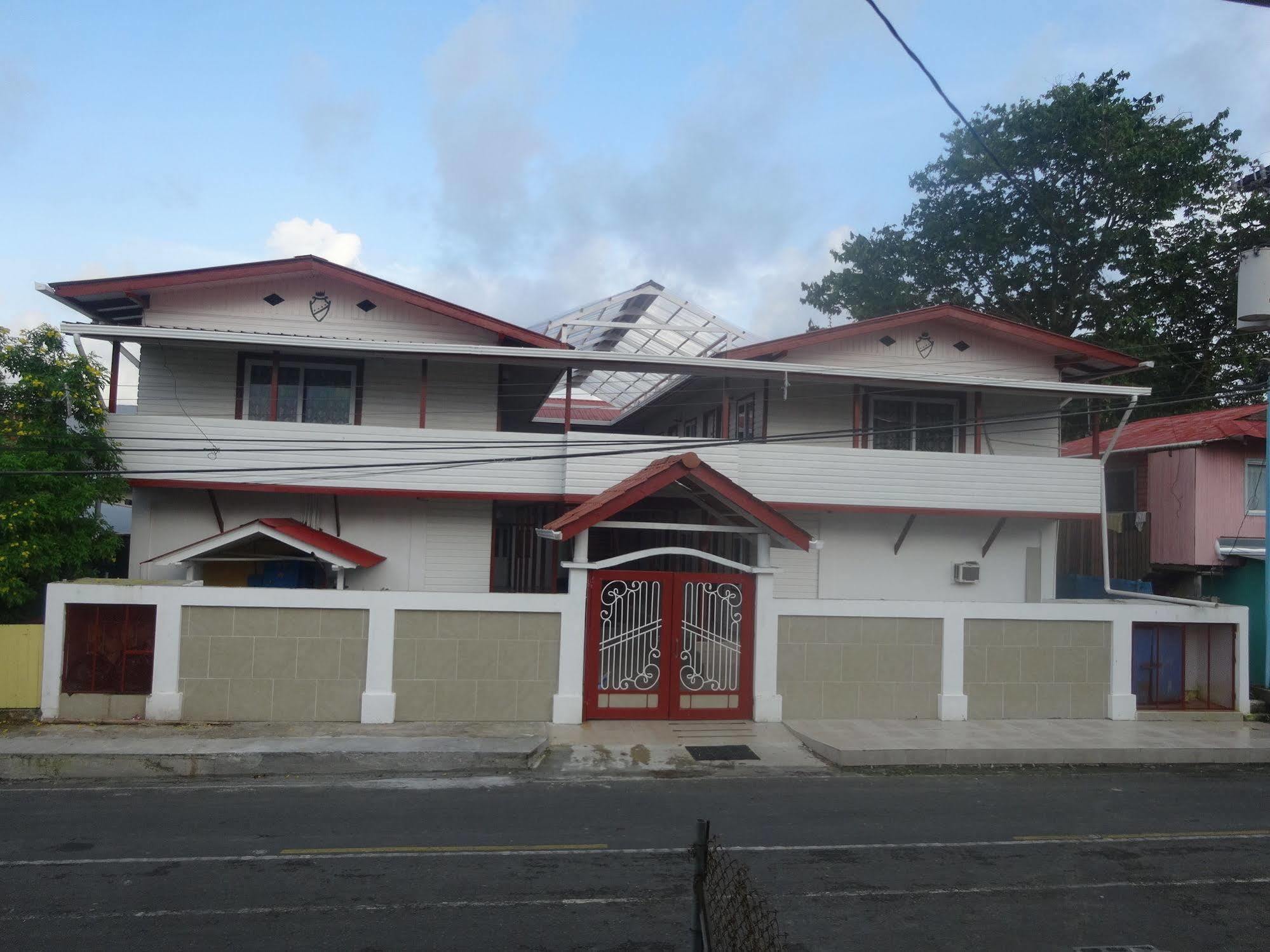 Swans Cay Hotel Bocas Town Ngoại thất bức ảnh