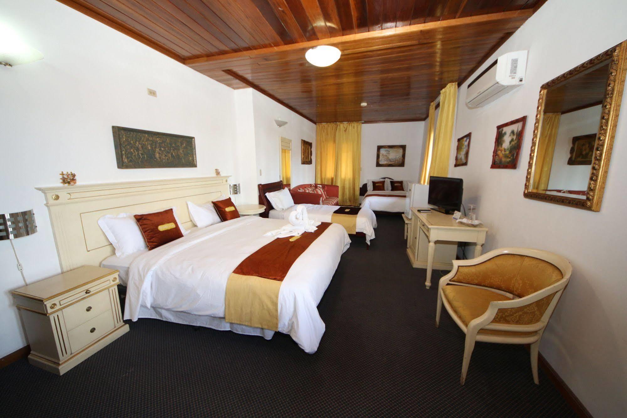 Swans Cay Hotel Bocas Town Ngoại thất bức ảnh
