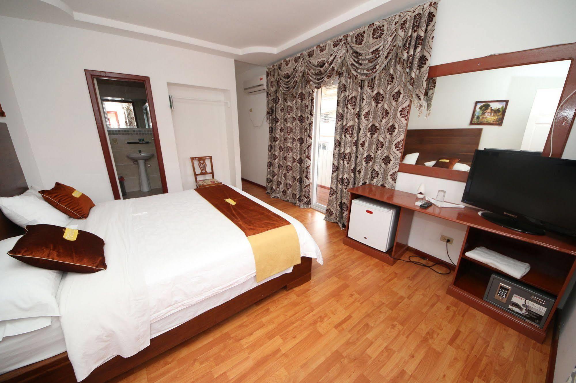 Swans Cay Hotel Bocas Town Ngoại thất bức ảnh
